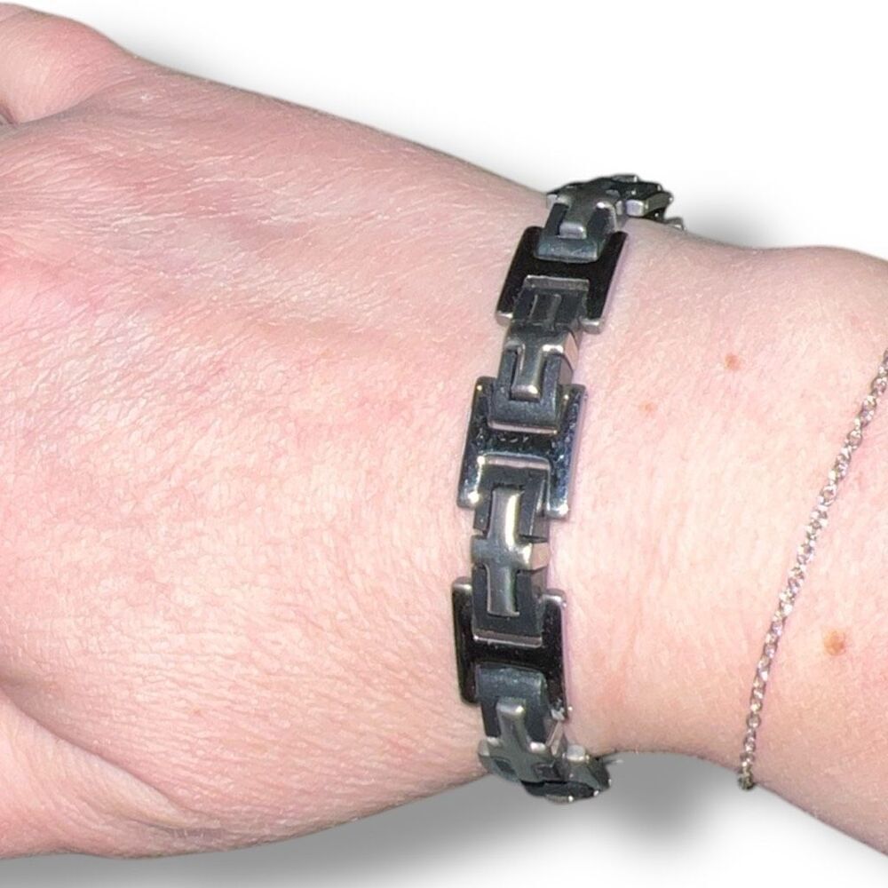 7 3/4” West Coast Jewelry WCJ Stainless Steel Cross Link Bracelet